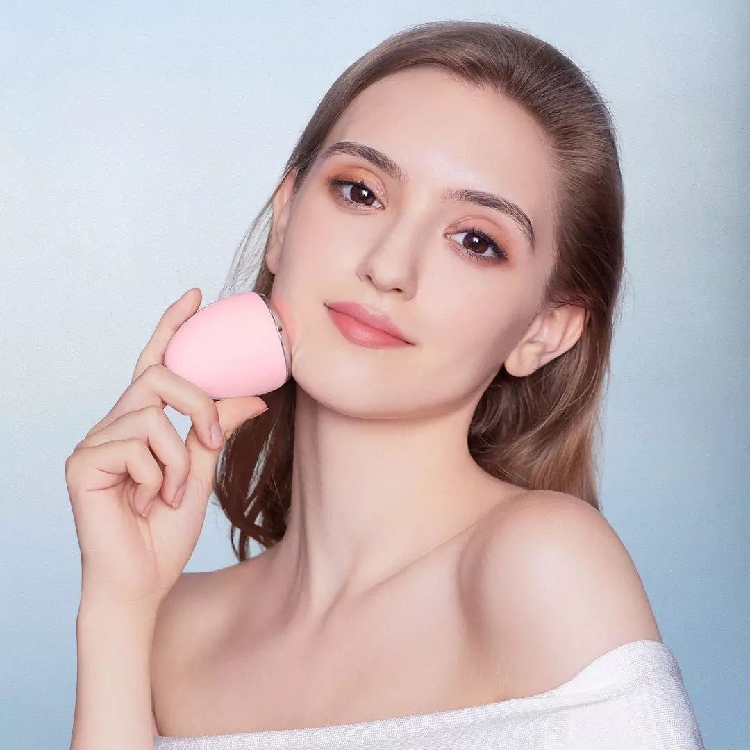 Egg cleansing instrument