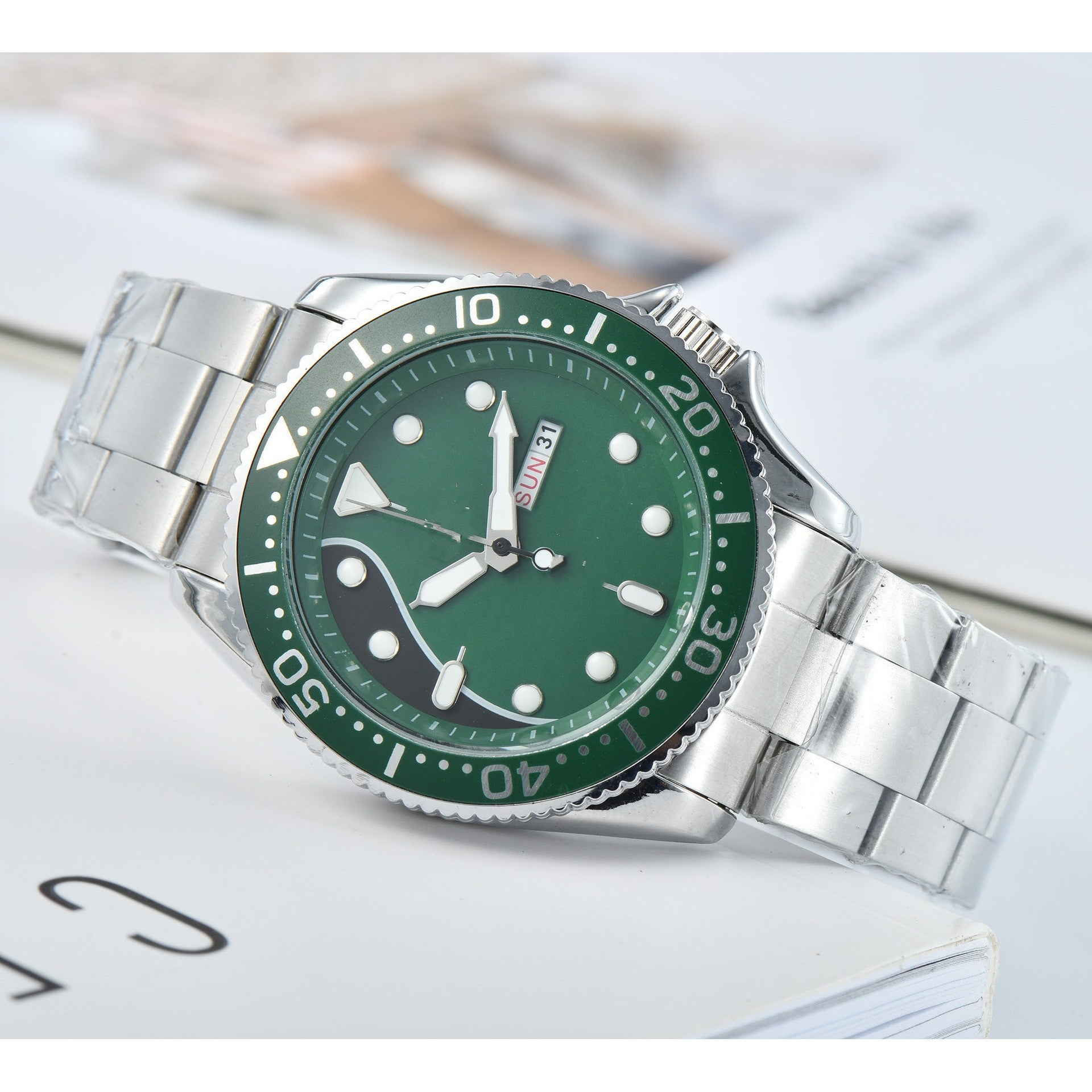 Men's Fashion Silicone Strap Double Calendar Quartz Watch