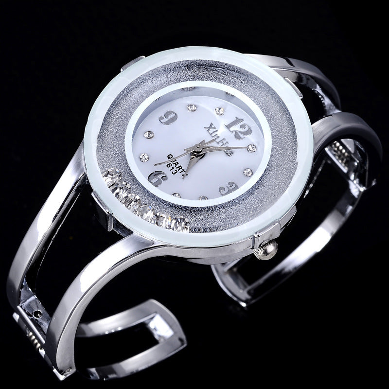 Quicksand dial quartz watch