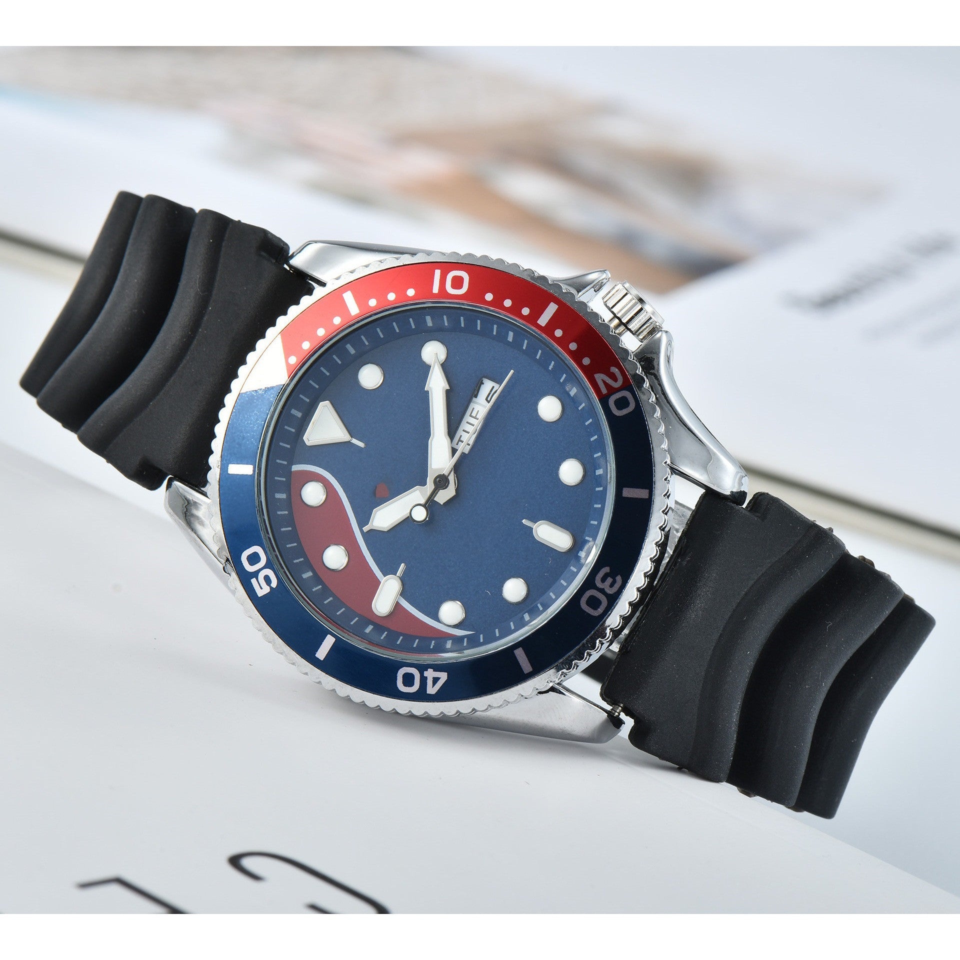 Men's Fashion Silicone Strap Double Calendar Quartz Watch
